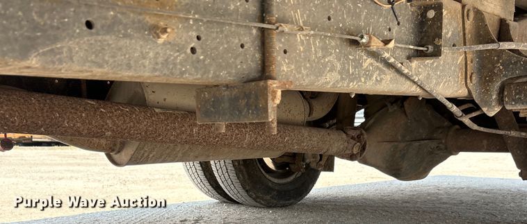 image for item EU0033 2005 Ford E350 Super Duty box truck