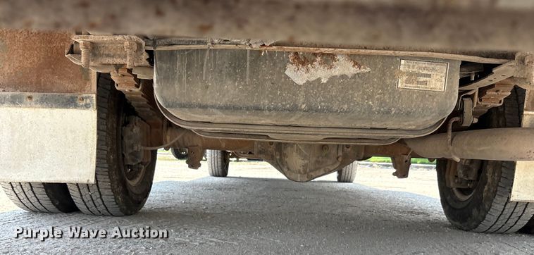 image for item EU0033 2005 Ford E350 Super Duty box truck