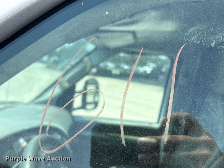 image for item EU0033 2005 Ford E350 Super Duty box truck