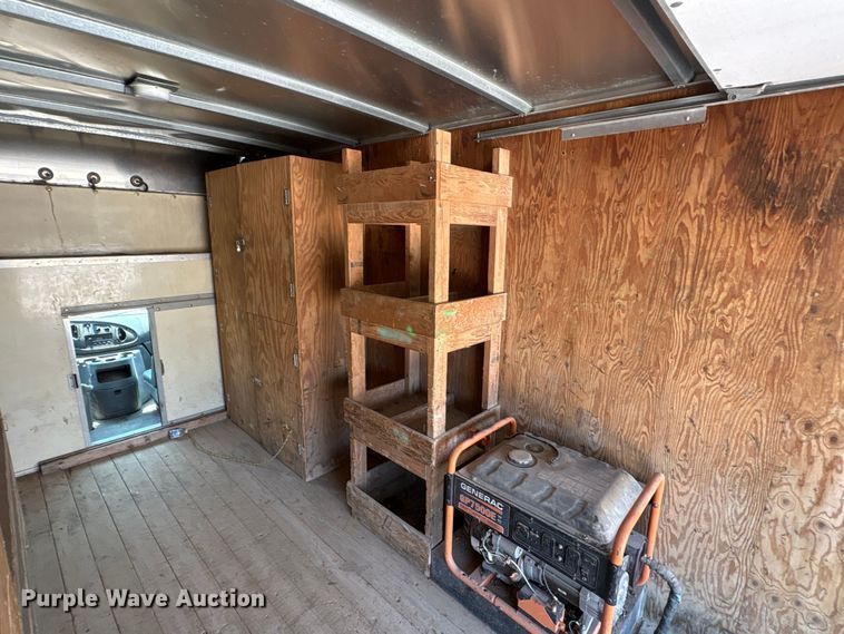 image for item EU0033 2005 Ford E350 Super Duty box truck