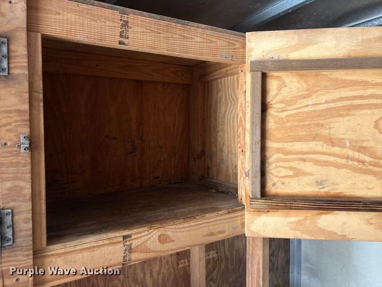 image for item EU0033 2005 Ford E350 Super Duty box truck