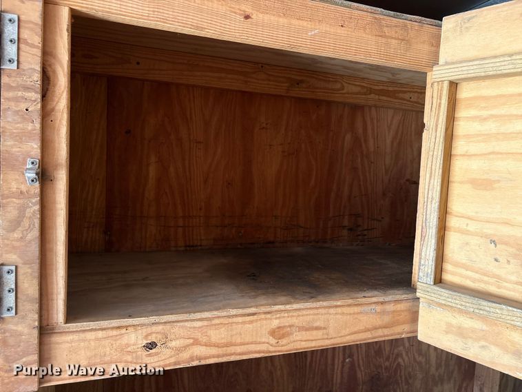 image for item EU0033 2005 Ford E350 Super Duty box truck