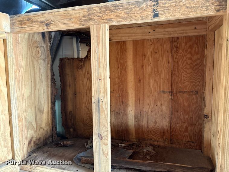 image for item EU0033 2005 Ford E350 Super Duty box truck