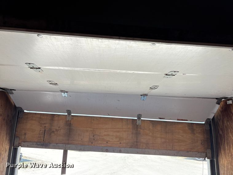 image for item EU0033 2005 Ford E350 Super Duty box truck