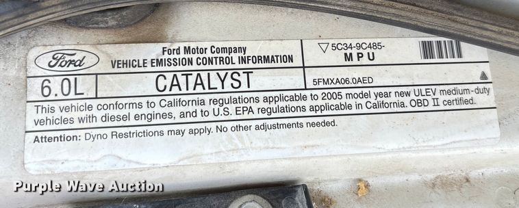 image for item EU0033 2005 Ford E350 Super Duty box truck