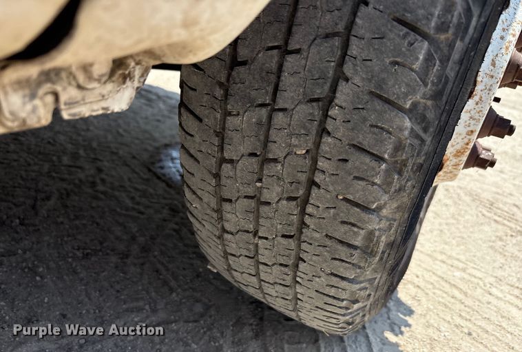 image for item EU0033 2005 Ford E350 Super Duty box truck