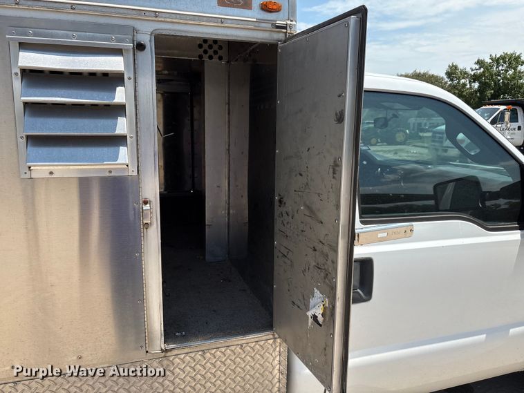 image for item EU0034 2014 Ford F250 Super Duty animal control pickup truck