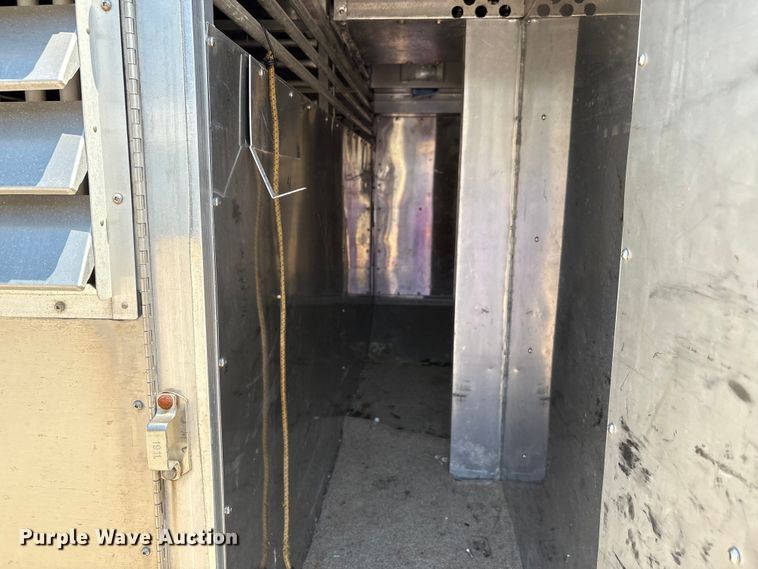 image for item EU0034 2014 Ford F250 Super Duty animal control pickup truck