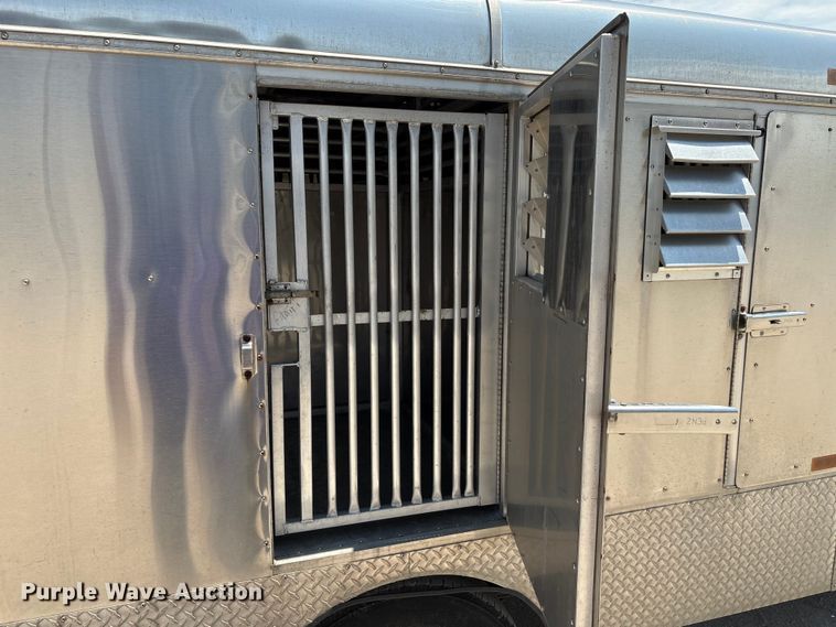 image for item EU0034 2014 Ford F250 Super Duty animal control pickup truck