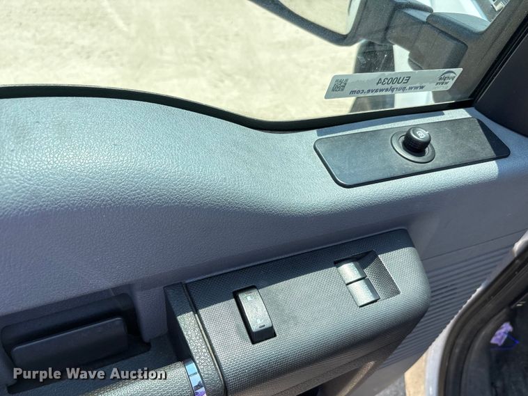 image for item EU0034 2014 Ford F250 Super Duty animal control pickup truck