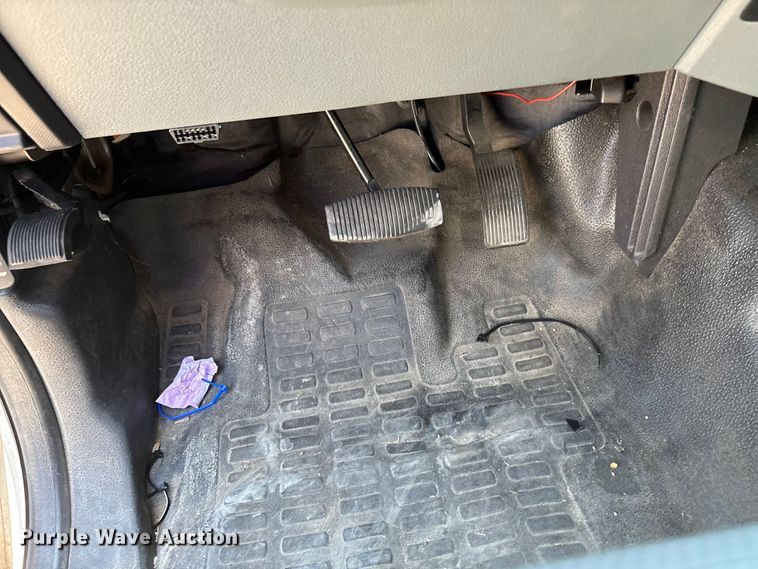 image for item EU0034 2014 Ford F250 Super Duty animal control pickup truck