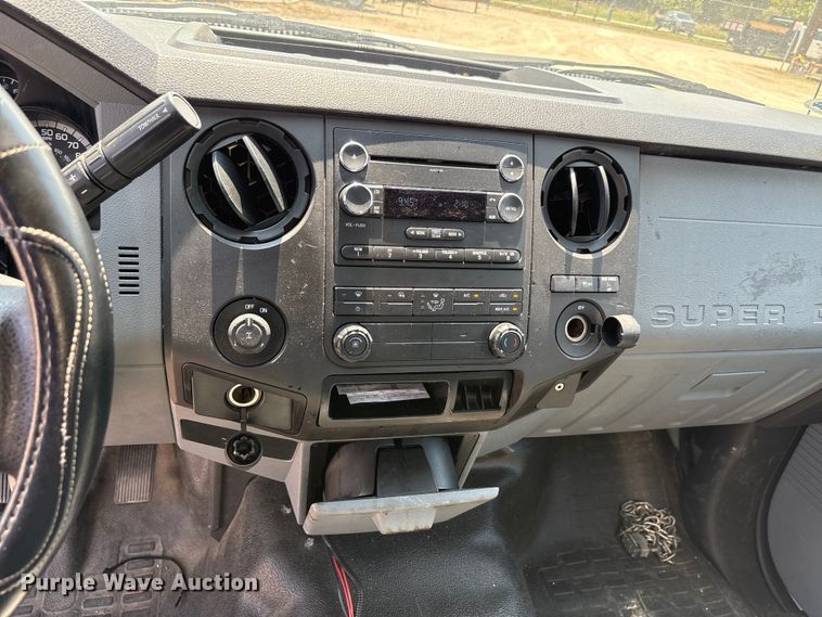 image for item EU0034 2014 Ford F250 Super Duty animal control pickup truck