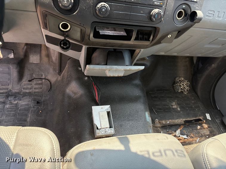 image for item EU0034 2014 Ford F250 Super Duty animal control pickup truck