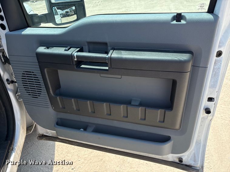 image for item EU0034 2014 Ford F250 Super Duty animal control pickup truck