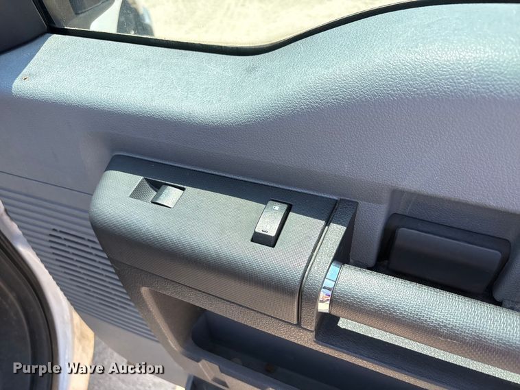 image for item EU0034 2014 Ford F250 Super Duty animal control pickup truck