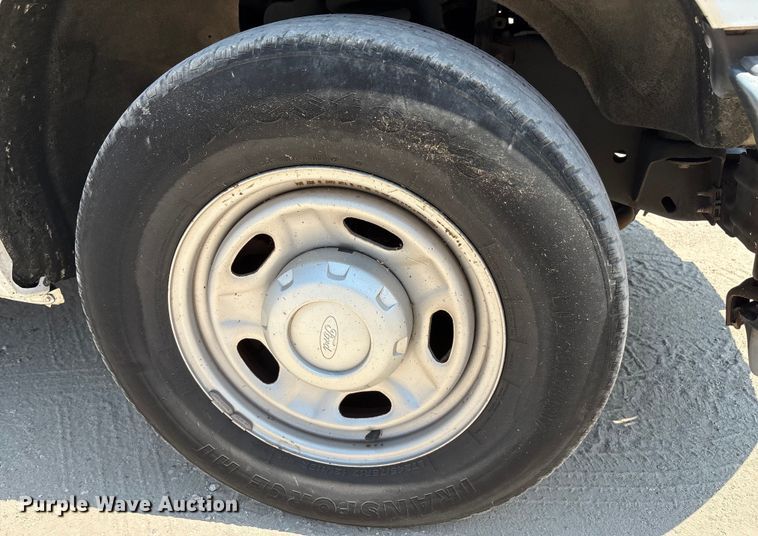 image for item EU0034 2014 Ford F250 Super Duty animal control pickup truck