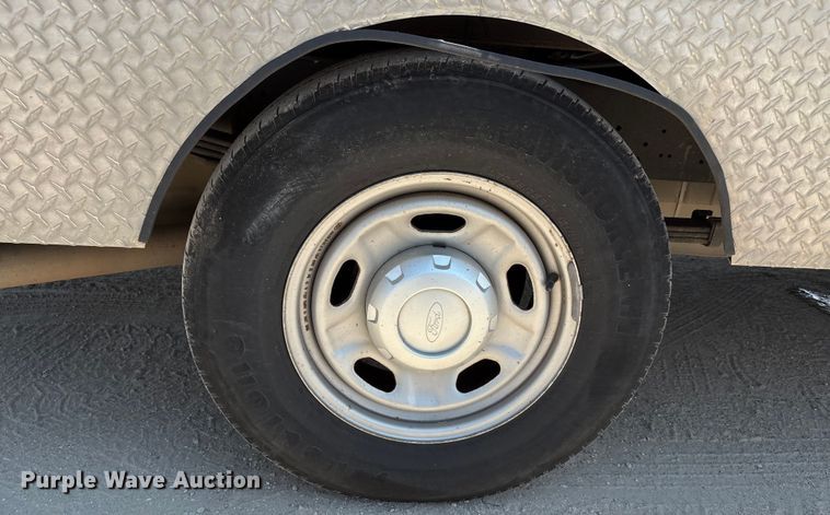 image for item EU0034 2014 Ford F250 Super Duty animal control pickup truck