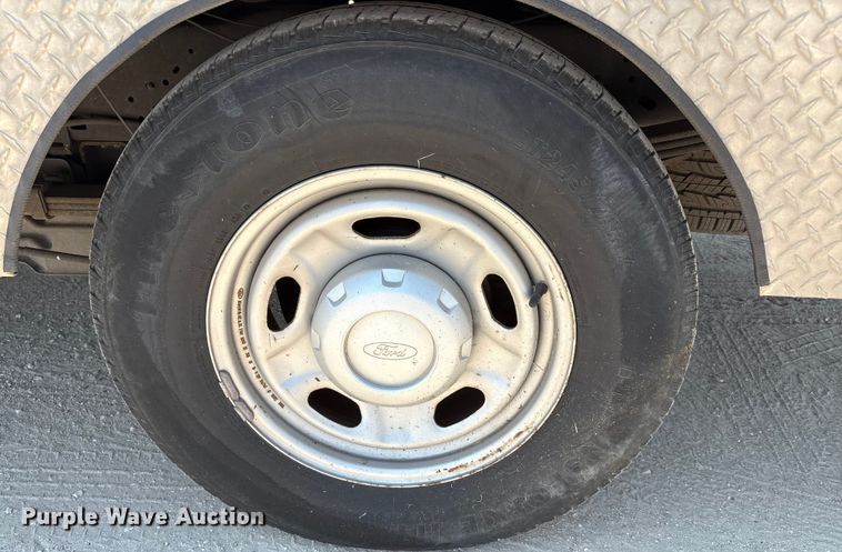 image for item EU0034 2014 Ford F250 Super Duty animal control pickup truck