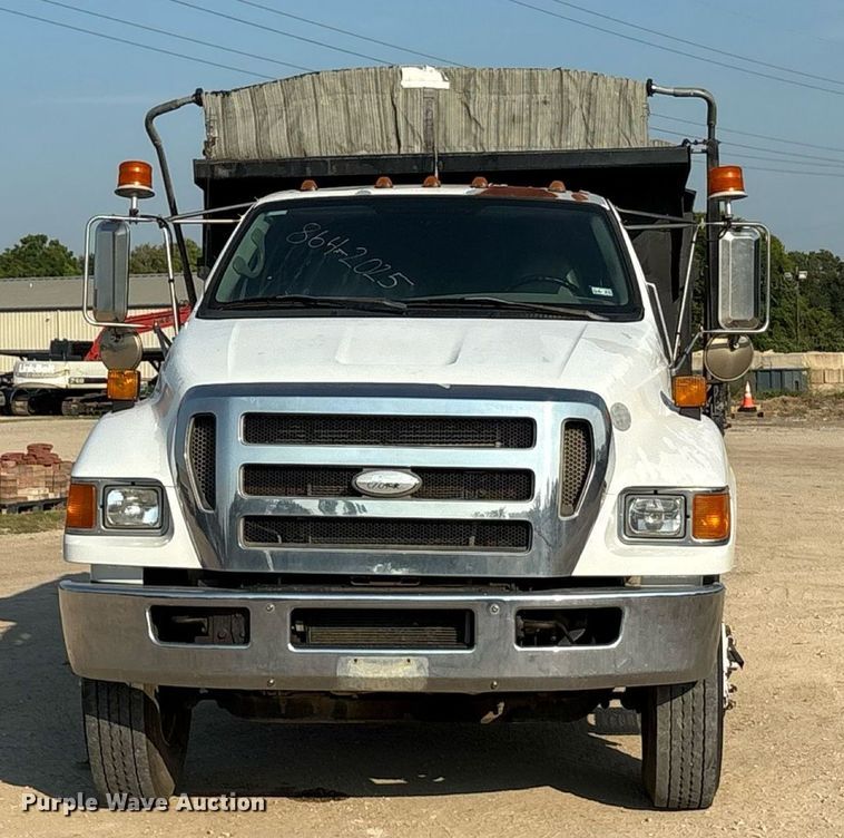 image for item EU0047 2009 Ford F750 dump truck