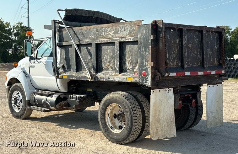 image for item EU0047 2009 Ford F750 dump truck