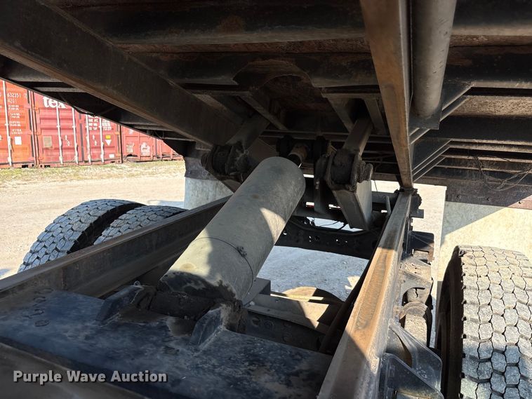 image for item EU0047 2009 Ford F750 dump truck