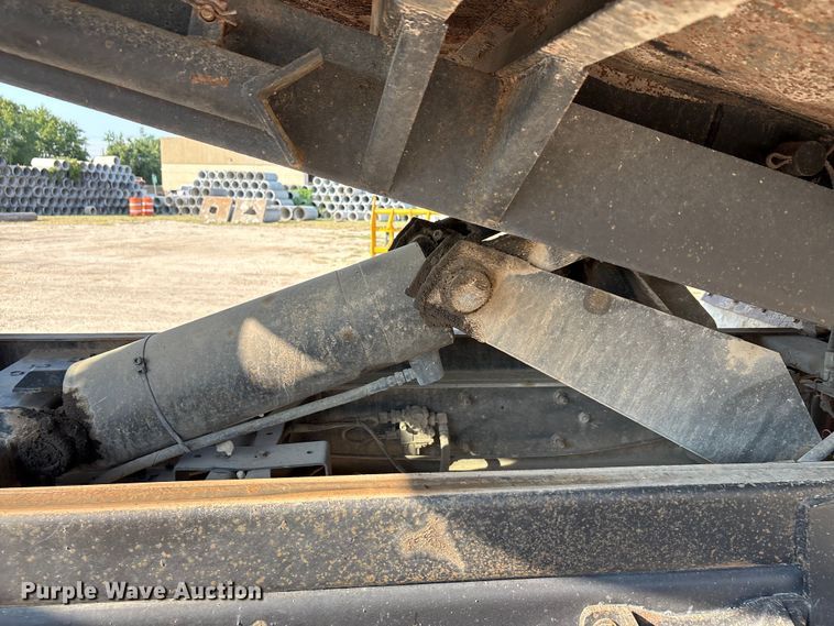 image for item EU0047 2009 Ford F750 dump truck