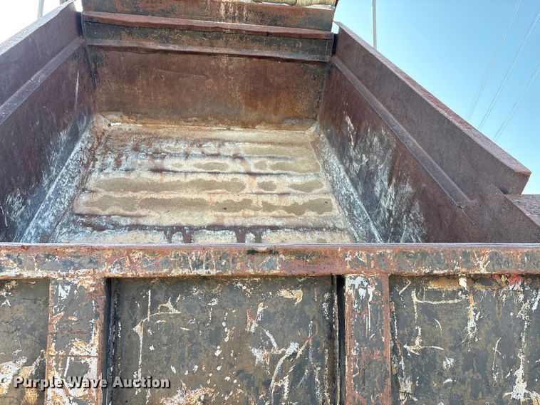 image for item EU0047 2009 Ford F750 dump truck