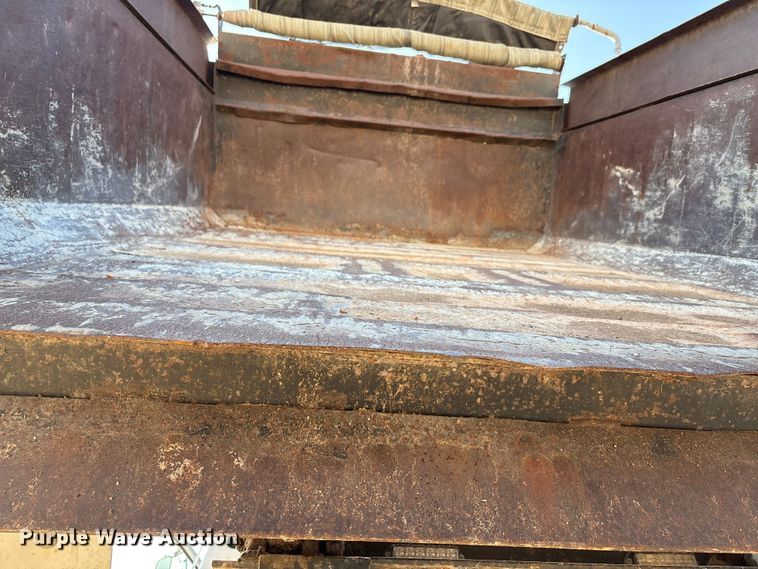 image for item EU0047 2009 Ford F750 dump truck