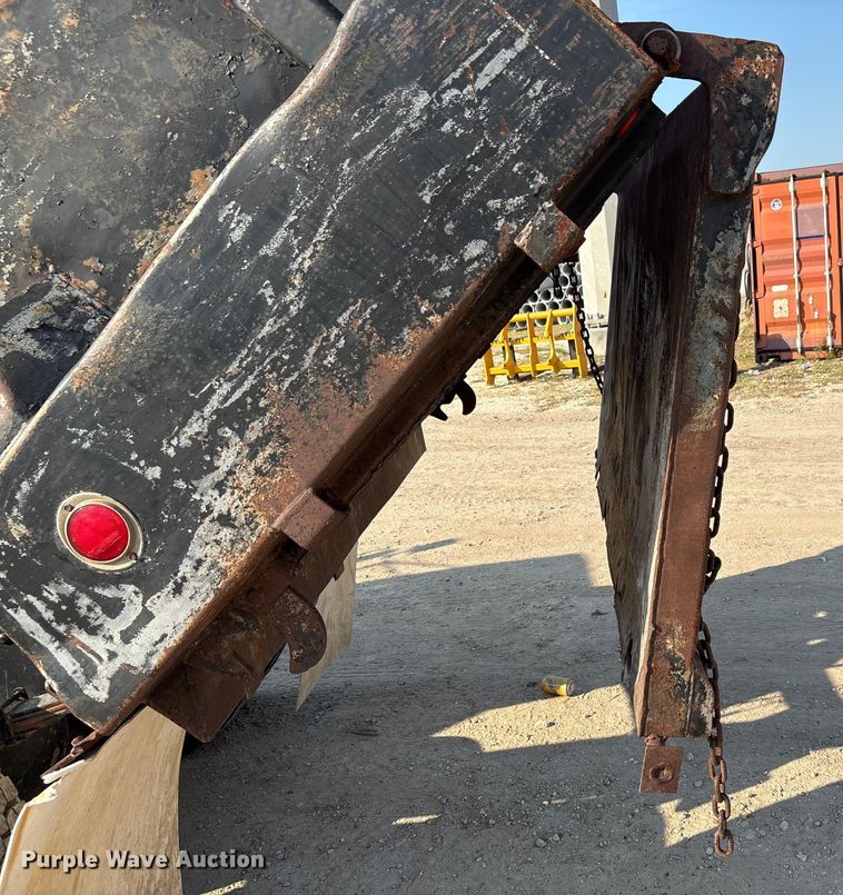 image for item EU0047 2009 Ford F750 dump truck