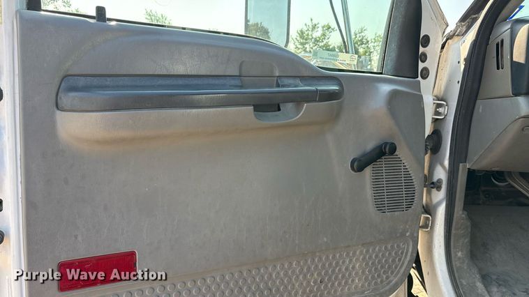 image for item EU0047 2009 Ford F750 dump truck