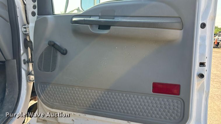 image for item EU0047 2009 Ford F750 dump truck