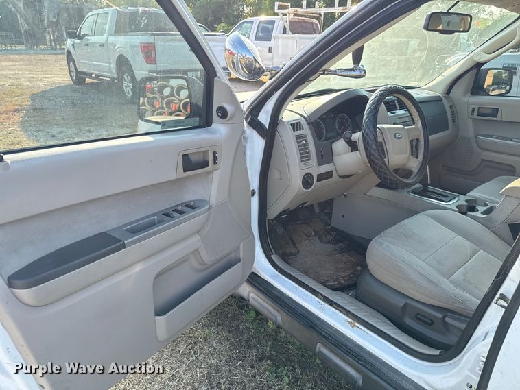 image for item EU0052 2010 Ford Escape Hybrid SUV