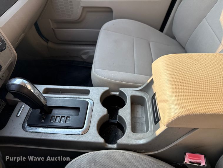 image for item EU0052 2010 Ford Escape Hybrid SUV