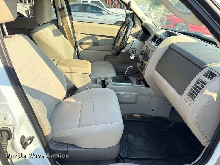 image for item EU0052 2010 Ford Escape Hybrid SUV