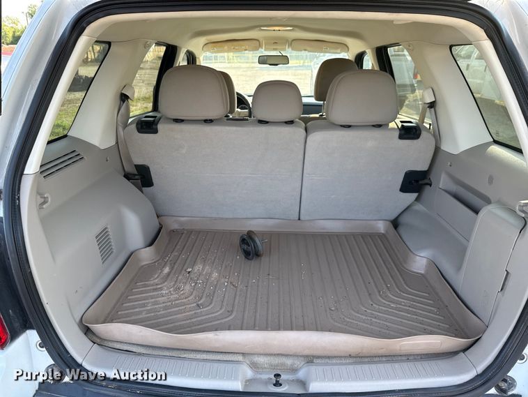 image for item EU0052 2010 Ford Escape Hybrid SUV