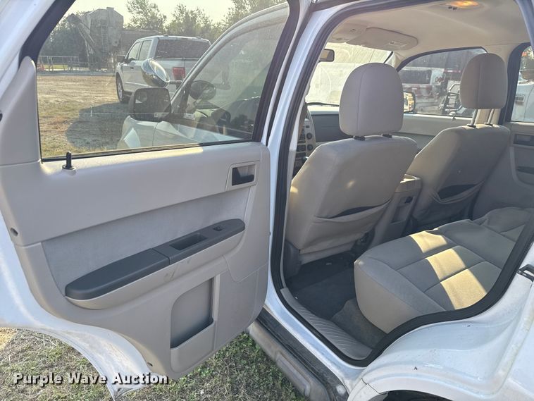 image for item EU0052 2010 Ford Escape Hybrid SUV