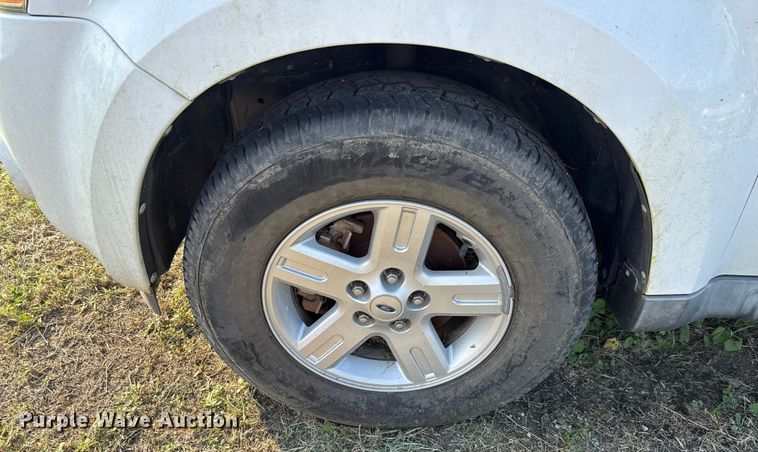 image for item EU0052 2010 Ford Escape Hybrid SUV
