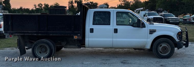 image for item EU0054 2008 Ford F350 Super Duty Crew Cab dump bed pickup truck