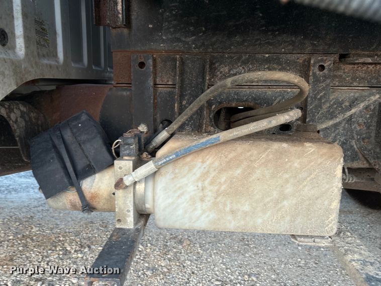 image for item EU0054 2008 Ford F350 Super Duty Crew Cab dump bed pickup truck