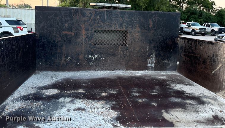 image for item EU0054 2008 Ford F350 Super Duty Crew Cab dump bed pickup truck