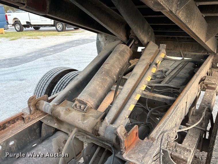 image for item EU0054 2008 Ford F350 Super Duty Crew Cab dump bed pickup truck