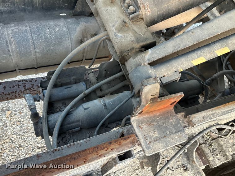 image for item EU0054 2008 Ford F350 Super Duty Crew Cab dump bed pickup truck