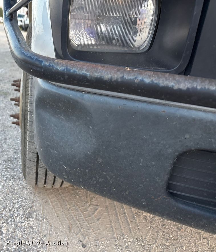 image for item EU0054 2008 Ford F350 Super Duty Crew Cab dump bed pickup truck