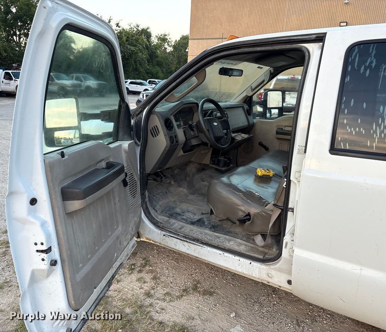 image for item EU0054 2008 Ford F350 Super Duty Crew Cab dump bed pickup truck