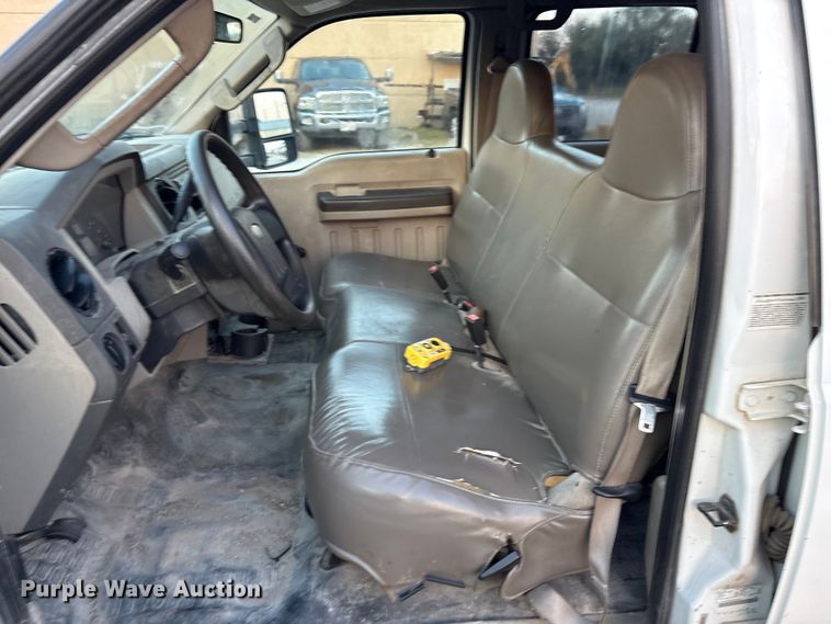 image for item EU0054 2008 Ford F350 Super Duty Crew Cab dump bed pickup truck