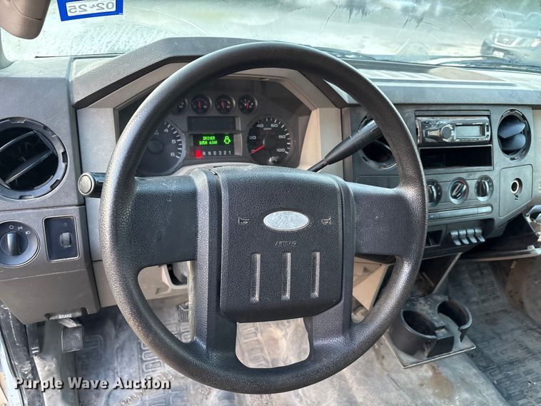 image for item EU0054 2008 Ford F350 Super Duty Crew Cab dump bed pickup truck