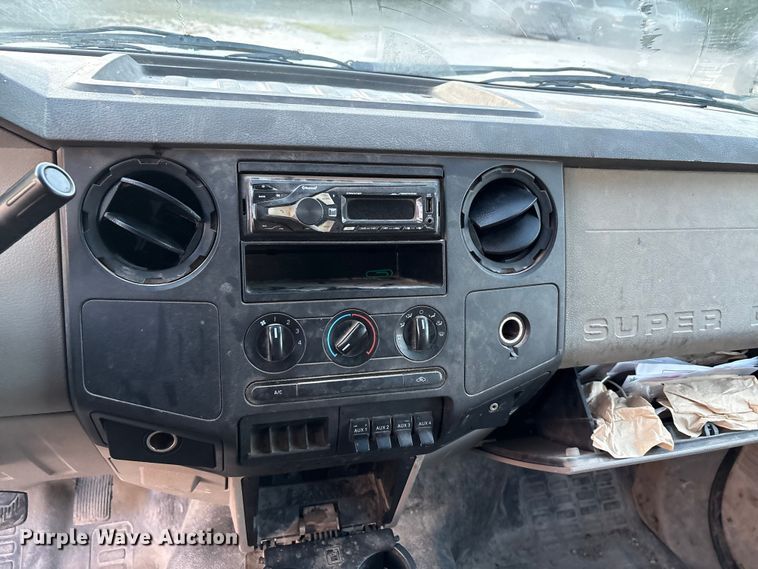 image for item EU0054 2008 Ford F350 Super Duty Crew Cab dump bed pickup truck