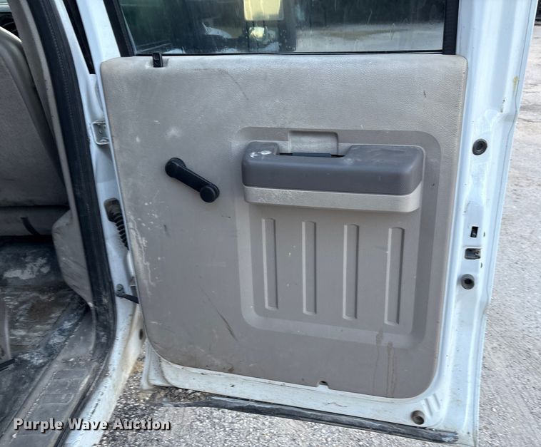 image for item EU0054 2008 Ford F350 Super Duty Crew Cab dump bed pickup truck