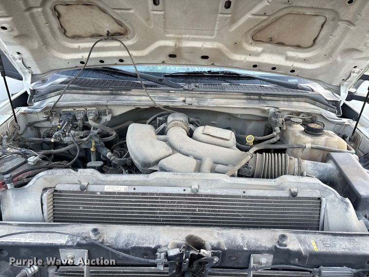 image for item EU0054 2008 Ford F350 Super Duty Crew Cab dump bed pickup truck