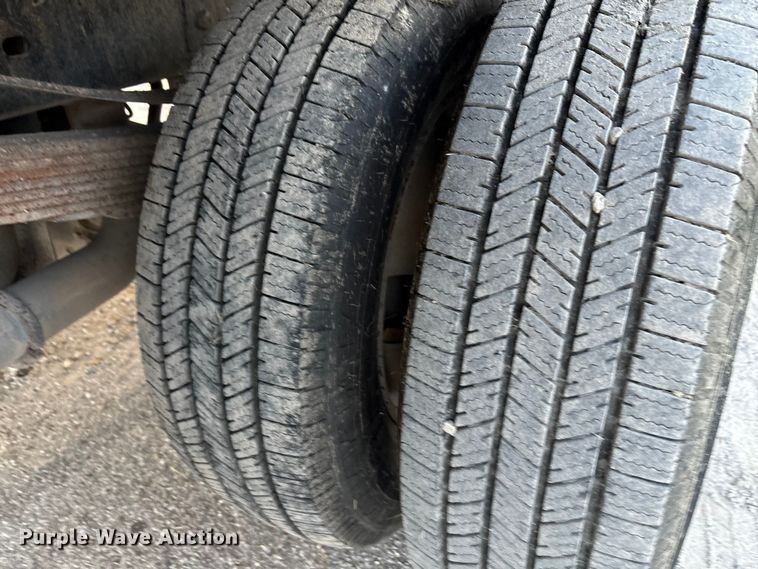 image for item EU0054 2008 Ford F350 Super Duty Crew Cab dump bed pickup truck